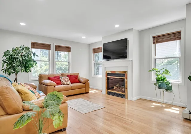 1st image of 39 Hawthorne #39, Roxbury, MA 02119 | MLS# 73542168
