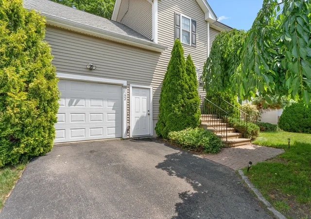 4th image of 152 Harding St, Fall River, MA 02720 | MLS# 73550371