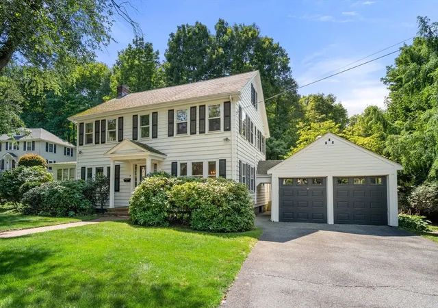 2nd image of 7 Grantland Rd, Wellesley Hills, MA 02481 | MLS# 73566375