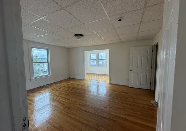 4th image of 6 Dorchester St, Worcester, MA 01610 | MLS# 73567878