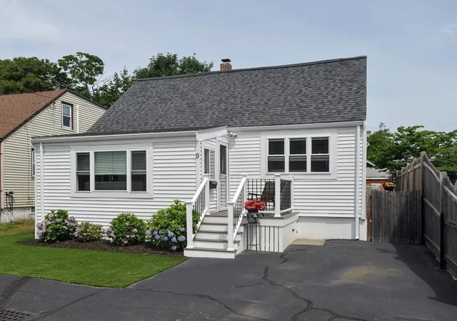 Homes for sale in Hull, MA | 9 G St, Hull, MA 02045 | MLS# 73544006
