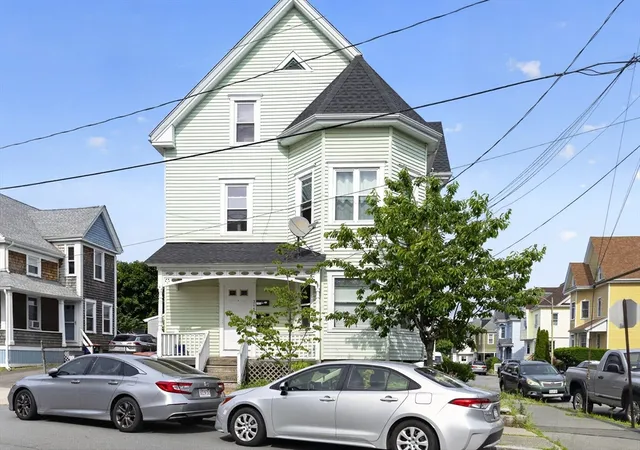 Homes for sale in New Bedford, MA | 304 Summer St, New Bedford, MA 02740 | MLS# 73546641