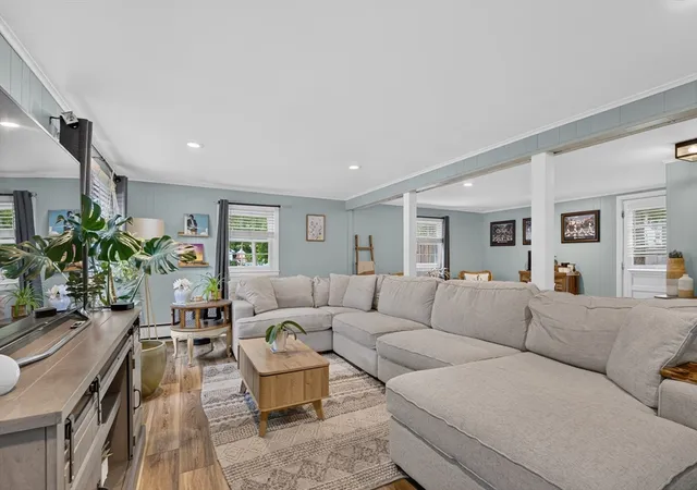 Homes for sale in Coventry, RI | 7 Englewood Rd, Coventry, RI 02816 | MLS# 73542889