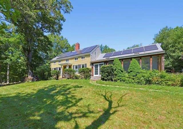 2nd image of 525 Clark St, Gardner, MA 01440 | MLS# 73562531