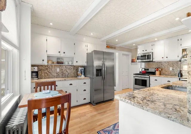 Listing Photo 4 - Condo for sale in building located at 168 State St, Newburyport, MA 01950 - Unit #168