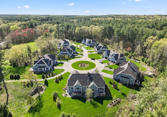 3rd image of 16 Garrison Way #16, Carlisle, MA 01741 | MLS# 73518119