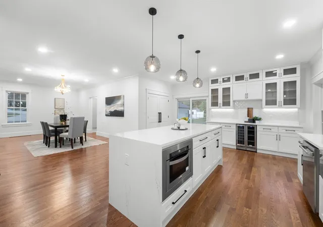 4th image of 434 Sumner St, Stoughton, MA 02072 | MLS# 73562253