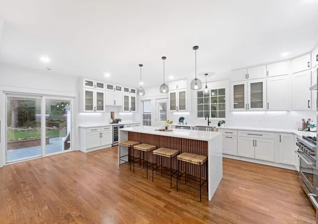 5th image of 434 Sumner St, Stoughton, MA 02072 | MLS# 73562253