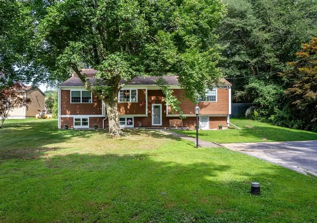 3rd image of 3235 Sharps Lot Rd, Dighton, MA 02715 | MLS# 73563100