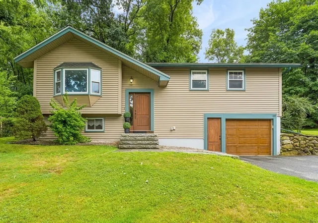 1st image of 110 Fort Meadow Dr, Hudson, MA 01749 | MLS# 73561705