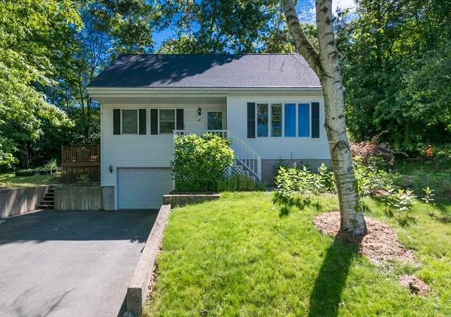 Homes for sale in East Longmeadow, MA | 38 Donald Ave, East Longmeadow, MA 01028 | MLS# 73532272