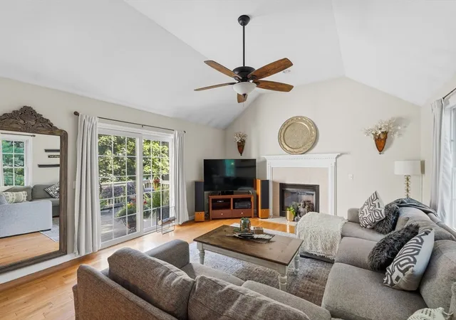 5th image of 12 Mirasol Dr, Buzzards Bay, MA 02532 | MLS# 73555403