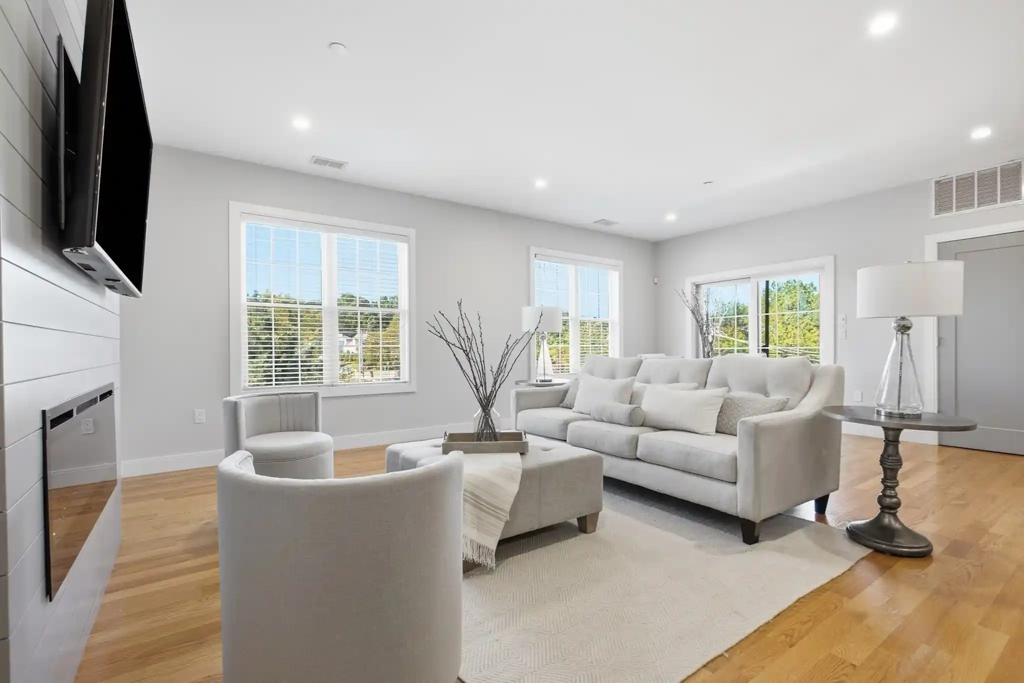 Listing Photo 1 - Condo for sale in 178 Robertson St located at 178 Robertson St, Quincy, MA 02169 - Unit #PH7