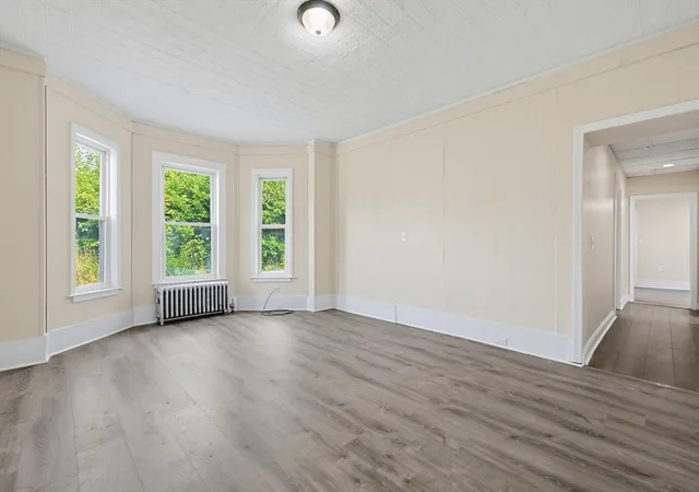 5th image of 230 Pleasant St, Worcester, MA 01609 | MLS# 73550467