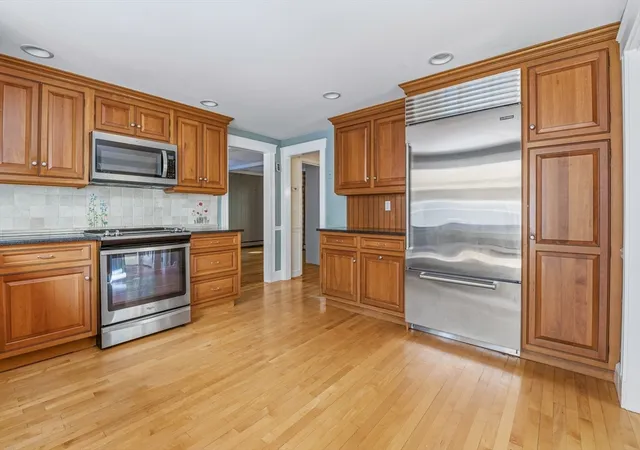 3rd image of 21 Goulding St E, Sherborn, MA 01770 | MLS# 73547147