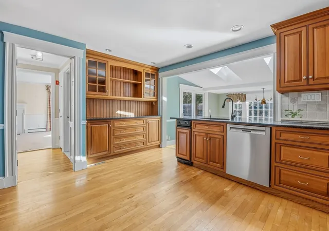 4th image of 21 Goulding St E, Sherborn, MA 01770 | MLS# 73547147