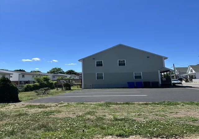 3rd image of 35-37 Pine St Court, Springfield, MA 01105 | MLS# 73535731