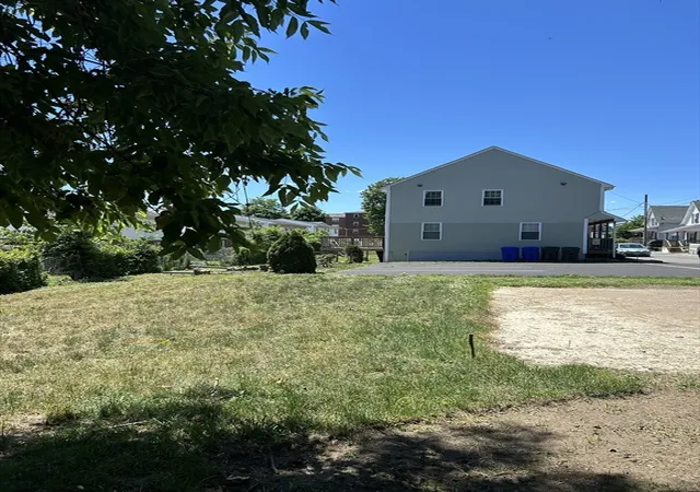 4th image of 35-37 Pine St Court, Springfield, MA 01105 | MLS# 73535731