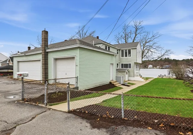 4th image of 40 Lakeshore Dr, Dracut, MA 01826 | MLS# 73504341
