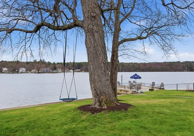 5th image of 40 Lakeshore Dr, Dracut, MA 01826 | MLS# 73504341