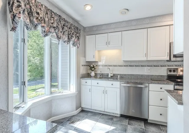 Homes for sale in Peabody, MA | 4105 Woodbridge Rd, Peabody, MA 01960