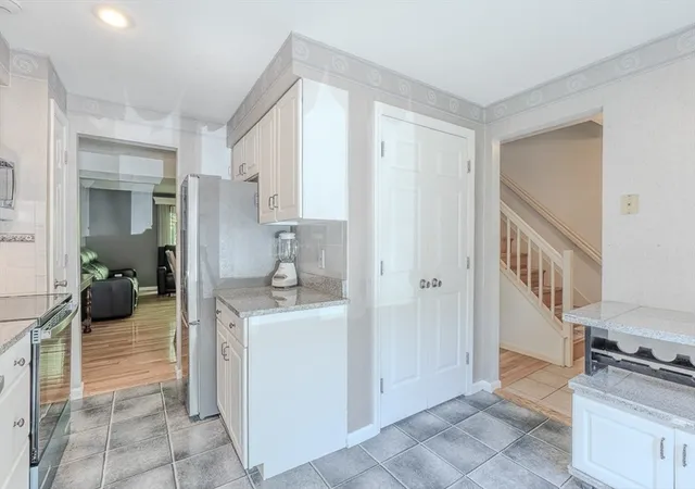 Homes for sale in Peabody, MA | 4105 Woodbridge Rd, Peabody, MA 01960
