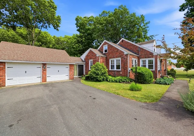 Homes for sale in Agawam, MA | 115 Poplar Street, Agawam, MA 01030 | MLS# 73539740