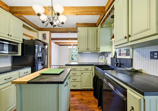 Photo 4 of Sale Pending at 115 Poplar St, Feeding Hills, MA 01030 | MLS# 73539740 | Listing updated on 2026-08-29
