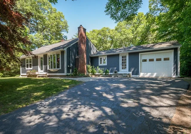 Homes for sale in Sutton, MA | 29 Carr St, Sutton, MA 01590 | MLS# 73530462