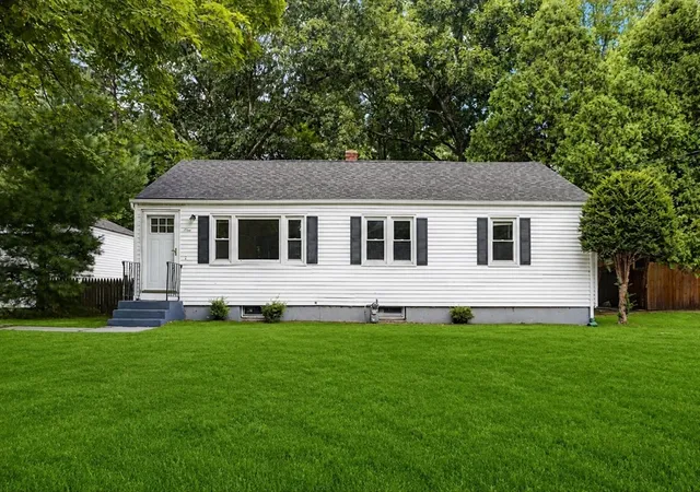 1st image of 9 Moss Rd, Springfield, MA 01119 | MLS# 73563888