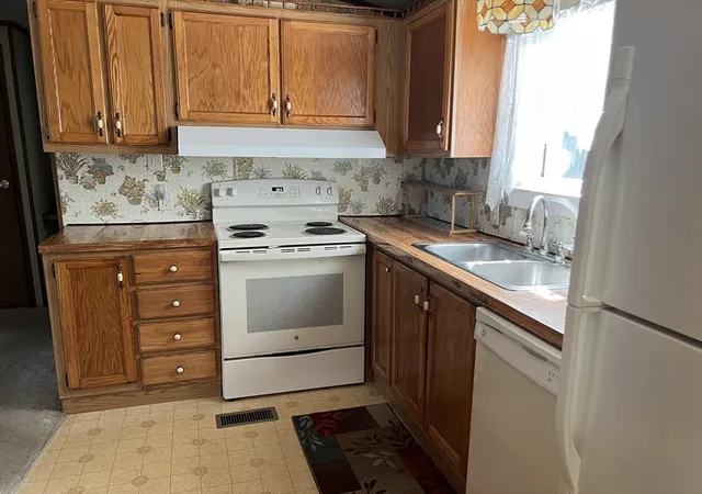 4th image of 8 Jefferson Way, Carver, MA 02330 | MLS# 73551921