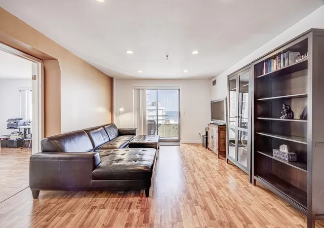 Listing Photo 5 - Condo for sale in building located at 376 Ocean Ave, Revere, MA 02151 - Unit #1002