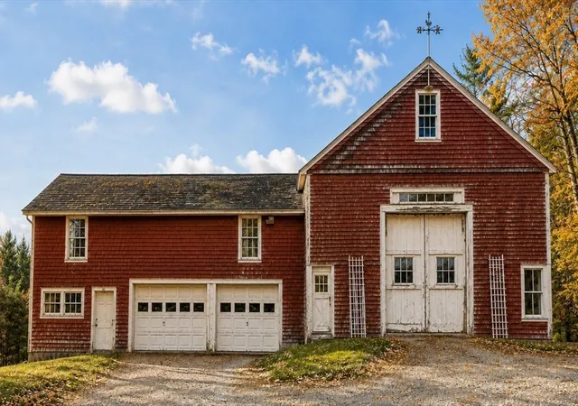 Photo 2 of Single family home for sale at 15 W Main St, Upton, MA 01568 | MLS# 73569379 | Listing updated on 2026-09-27