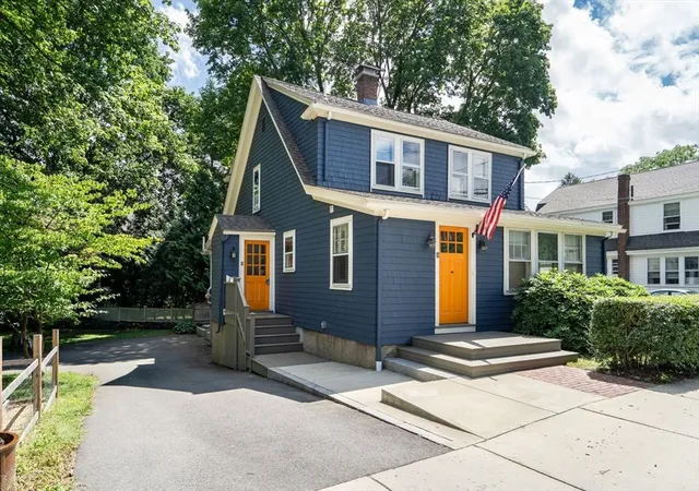 Photo 2 of Single family home for sale at 5 Maple St, Lexington, MA 02420 | MLS# 73565345 | Listing updated on 2026-09-12