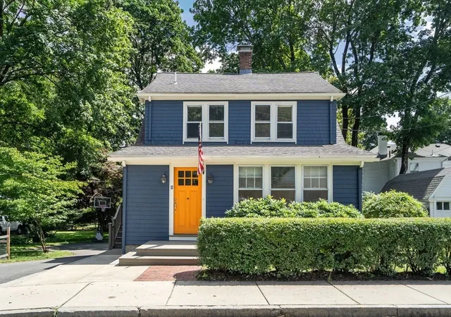Photo 3 of Single family home for sale at 5 Maple St, Lexington, MA 02420 | MLS# 73565345 | Listing updated on 2026-09-12