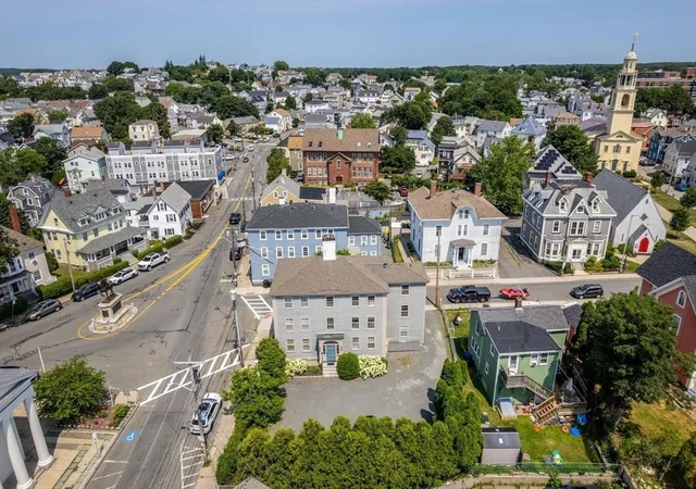 3rd image of 17 Washington Street #4, Gloucester, MA 01930 | MLS# 73554209
