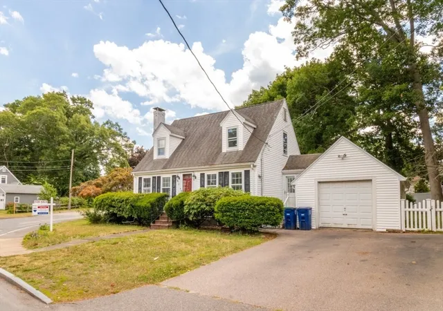 Homes for sale in Braintree, MA | 53 Park Ave, Braintree, MA 02184 | MLS# 73539501
