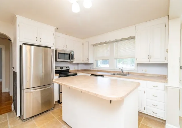 Homes for sale in Braintree, MA | 53 Park Ave, Braintree, MA 02184 | MLS# 73539501