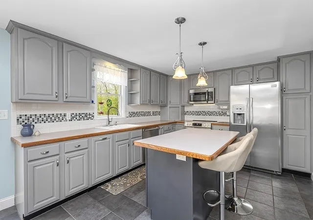 image of 2 Howard Ln, Lakeville, MA 02347 | MLS# 73520650