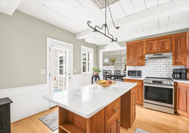 5th image of 9 Lake St, Plympton, MA 02367 | MLS# 73547469
