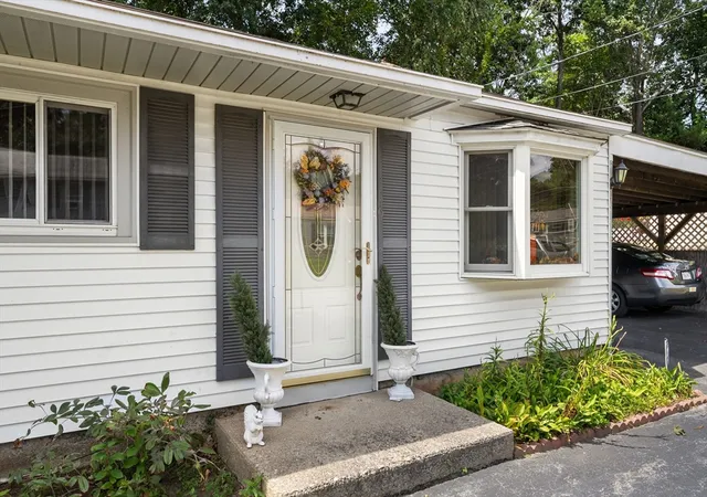 3rd image of 136 Laurie Ln, Lowell, MA 01854 | MLS# 73566798