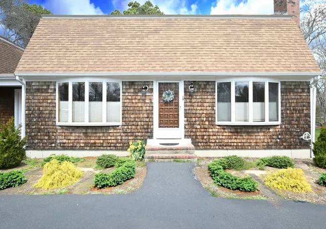 Photo 2 of Single family home for sale at 18 Fox Ln, Falmouth, MA 02540 | MLS# 73505236 | Listing updated on 2026-09-15