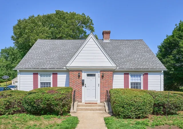 1st image of 422 Mill St, Worcester, MA 01602 | MLS# 73560399