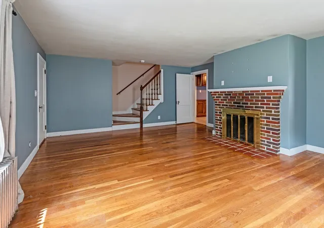 4th image of 422 Mill St, Worcester, MA 01602 | MLS# 73560399