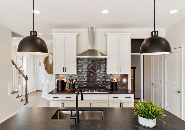 2nd image of 21 Emerald Run #0013, Shrewsbury, MA 01545 | MLS# 73501374
