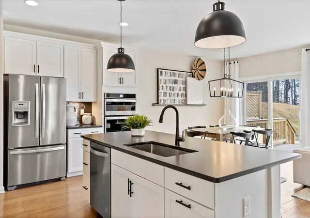 3rd image of 21 Emerald Run #0013, Shrewsbury, MA 01545 | MLS# 73501374