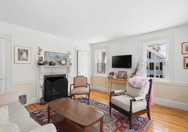 3rd image of 12 Parsons St, Newburyport, MA 01950