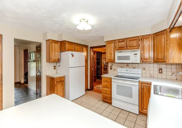 Photo 4 of Sale Pending at 5 Spruce St, Blackstone, MA 01504 | MLS# 73557058 | Listing updated on 2026-09-24