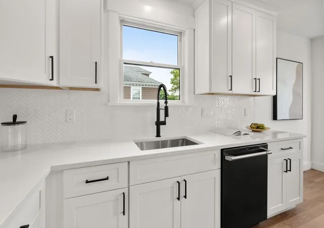 5th image of 220 Sycamore Street #2, Watertown, MA 02472 | MLS# 73556333