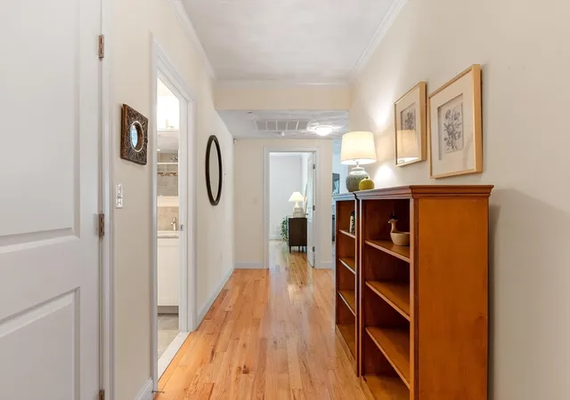 3rd image of 185 Essex St, Melrose, MA 02176